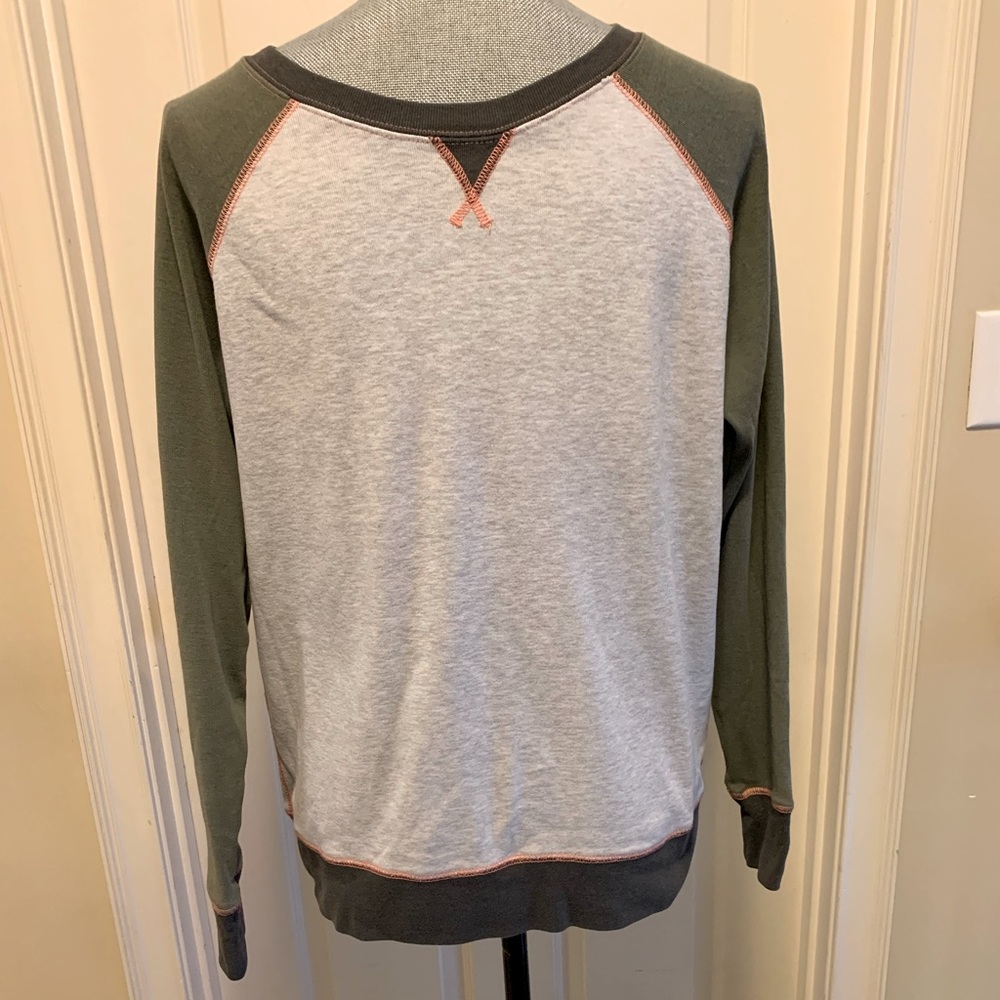 Eddie Bauer two-tone cotton blend long sleeve T-shirt Size large